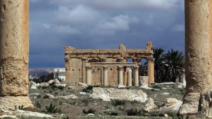 صورة من 14 مارس 2014 لمعبد بعل شمين الشهير في مدينة تدمر الاثرية الواقعة في وسط سوريا والمدرجة على لائحة التراث العالمي  (AFP PHOTO/JOSEPH EID)