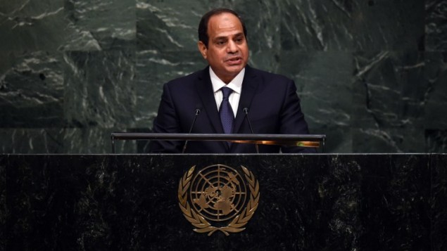 الرئيس المصري عبد الفتاح السيسي يتكلم خلال قمة من اجل التنمية وتغيير المناخ في الامم المتحدة في نيويورك، 25 سبتمبر 2015 (TIMOTHY A. CLARY / AFP) الرئيس المصري عبد الفتاح السيسي يتكلم خلال قمة من اجل التنمية وتغيير المناخ في الامم المتحدة في نيويورك، 25 سبتمبر 2015 (TIMOTHY A. CLARY / AFP)