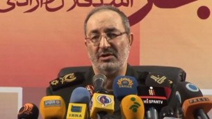 مساعد الأركان العامة للقوات المسلحة الإيرانية العميد مسعود جزائري. (لقطة شاشة: YouTube/PressTV Videos)