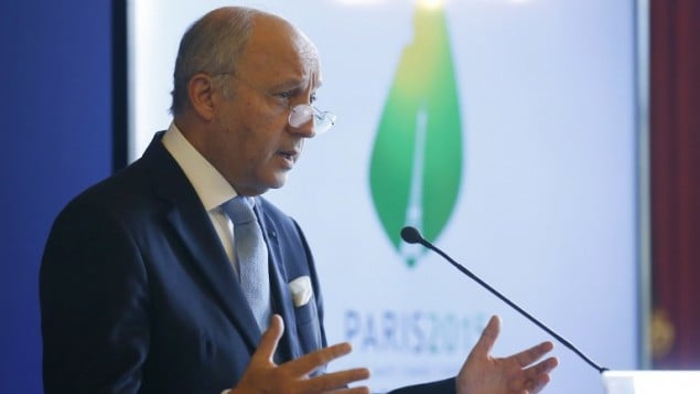 وزير الخارجية الفرنسي لوران فابيوس خلال مؤتمر صحفي قبل القمة الدولية حول المناخ في باريس، 6 نوفمبر 2015 (THOMAS SAMSON / AFP) وزير الخارجية الفرنسي لوران فابيوس خلال مؤتمر صحفي قبل القمة الدولية حول المناخ في باريس، 6 نوفمبر 2015 (THOMAS SAMSON / AFP)
