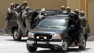 (ارشيف) قوات خاصة اردنية وأمريكية خلال تدريب مشترك بالقرب من عمان، 19 مايو 2009 (KHALIL MAZRAAWI / AFP)