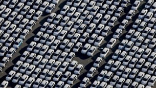 صورة توضيحية لسيارات في موقف (JAN WOITAS / DPA / AFP)