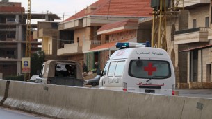 صورة توضيحية لسيارة اسعاف تابعة للصليب الاحمر في لبنان، 1 ديسمبر 2015 (AFP)