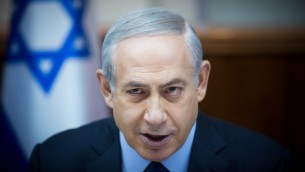 رئيس الوزراء بنيامين نتنياهو خلال الجلسة الاسبوعية للحكومة في مكتب رئيس الوزراء في القدس، 13 ديسمبر 2015 (Yonatan Sindel/Flash90)