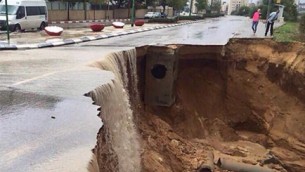 شارع منهار في عسقلان، 17 ديسمبر 2015 (police spokesperson)