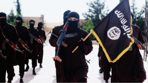 مقاتلو تنظيم الدولة الإسلامية (screen capture: Dabiq Magazine)