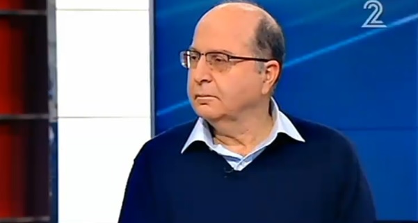 وزير الدفاع موشيه يعالون في مقابلة مع برنامج القناة الثانية ’لقاء مع الصحافة’، 26 ديسمبر، 2015. (لقطة شاشة: القناة 2) وزير الدفاع موشيه يعالون في مقابلة مع برنامج القناة الثانية ’لقاء مع الصحافة’، 26 ديسمبر، 2015. (لقطة شاشة: القناة 2)