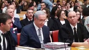 رئيس الوزراء بينيامين نتنياهو في ظهور أمام المحكمة العليا في القدس في 14 فبراير، 2016، في جلسة لحبث الأإتفاق لتطوير حقول الغاز. (لقطة شاشة: القناة 2) .