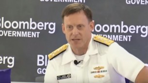 رئيس وكالة الأمن القومي الأمريكي الأدميرال مايكل روجرز يناقش الأمن السيبراني في 2014. (لقطة شاشة: YouTube)