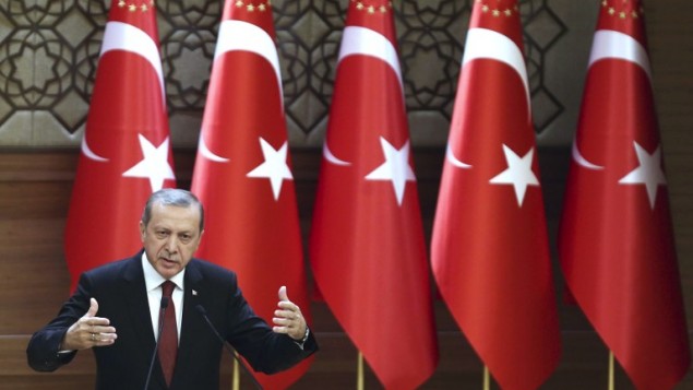 الرئيس التركي رجب طيب اردوغان خلال خطاب في القصر الرئاسي في انقرة، 9 ديسمبر 2015 (AFP / ADEM ALTAN)