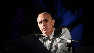 الميجر جنرال سامي ترجمان خلال كلمة له في حدث لجنود الإحتياط في المركز متعدد المجالات في هرتسليا، 8 مايو، 2016. (Flash90)