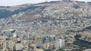 مدينة نابلس في الضفة الغربية عام 2013 (Creative Commons/Muataz Towfiq Agbaria)