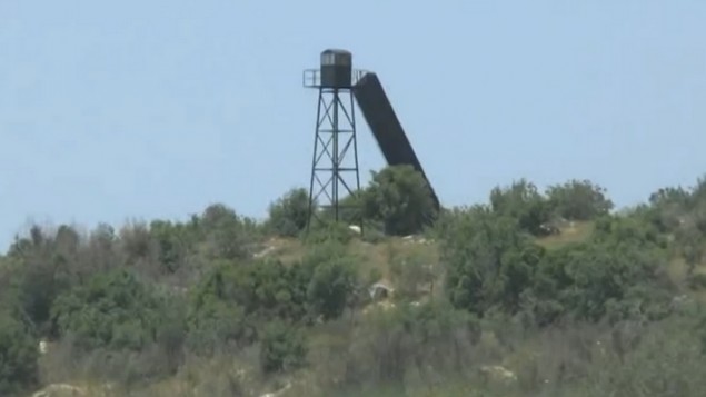 برج مراقبة يفترض انه تابع للجيش اللبناني على الحدود الإسرائيلية الشمالية (screen capture: Ynet)