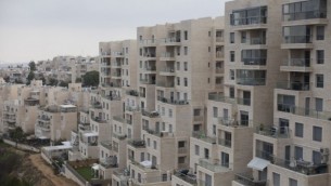 وحدات سكنية في حي غيلو في القدس الشرقية، 17 ديسمبر، 2015. (Lior Mizrahi/Flash90)