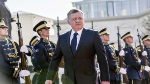 العاهل الاردني عبد الله الثاني خلال زيارة الى كوسوفو، 17 نوفمبر 2015 (AFP/Armend Nimani)