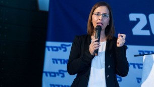وزيرة المساواة الإجتماعية غيلا غمليئيل، في مدينة إيلات الجنوبية، 29 يناير، 2016. (Miriam Alster/Flash90)