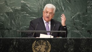 رئيس السلطة الفلسطينية محمود عباس يخاطب الجمعية العامة للأمم المتحدة في نيويورك، 22 سبتمبر 2016 (Drew Angerer/Getty Images/AFP)