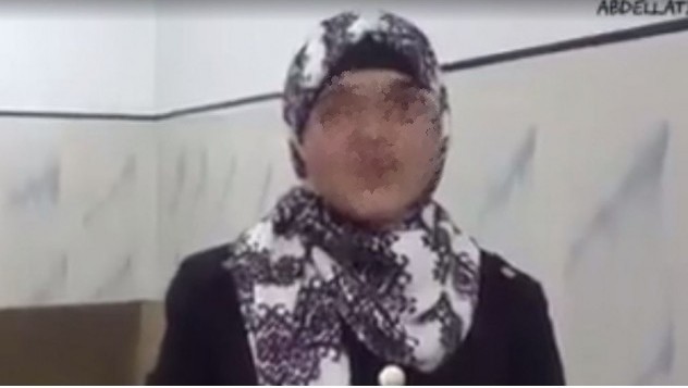 ابنة منفذ الهجوم في القدس الذي قتل إسرائيليين إثنين في شمال القدس قبل أن تقتله القوات الإسرائيلية في 9 أكتوبر، 2016. (لقطة شاشة YouTube)
