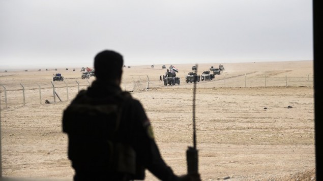 عضو في جهاز مكافحة الارهاب العراق في الضواحي الشرقية للموصل، 31 اكتوبر 2016 (AFP Photo/Bulent Kilic)
