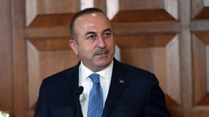 وزير الخارجية التركي مولود تشاوش أوغلو خلال مؤتمر صحافي بعد اجتماعه مع نظيره التشيكي في أنقرة، 13 ديسمبر، 2016. ( AFP PHOTO / ADEM ALTAN)