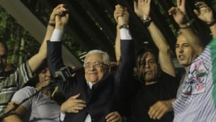 محمود عباس خلال احتفال بعودة اسرى فلسطينيين، اغسطس 2013 (Issam Rimawi/Flash90)