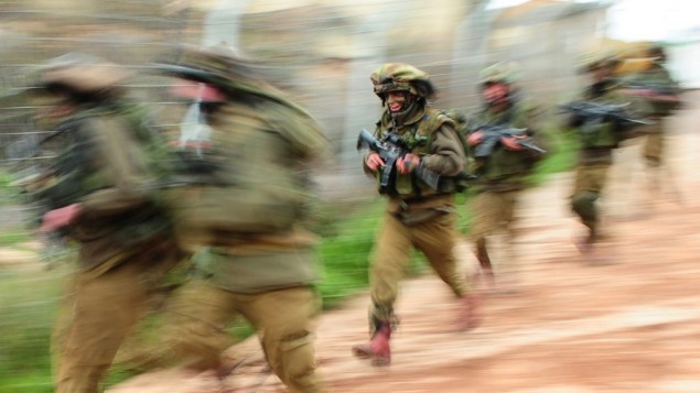 صورة توضيحية لجنود من كتيبة ناحال خلال تدريب عسكري، 1 ابريل 2009 (IDF Spokesperson / Flash 90)