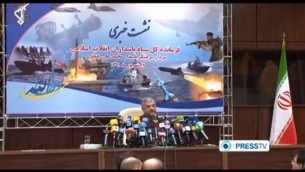 الجنرال الإيراني عبد الرحيم الموسوي يتحدث إلى وسائل الإعلام الإيرانية. (Screen capture YouTube)