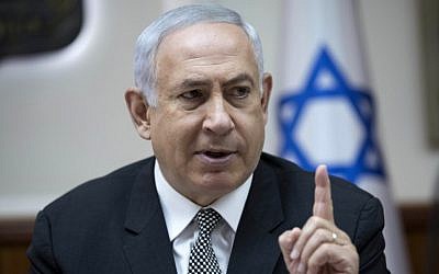 رئيس الوزراء بنيامين نتنياهو خلال الجلسة الاسبوعية للحكومة في القدس، 3 سبتمبر 2017 (AFP Photo/Pool/Abir Sultan) رئيس الوزراء بنيامين نتنياهو خلال الجلسة الاسبوعية للحكومة في القدس، 3 سبتمبر 2017 (AFP Photo/Pool/Abir Sultan)