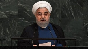 الرئيس الإيراني حسن روحاني يلقي خطابا خلال الدورة ال72 للجمعية العامة للأمم المتحدة، 20 سبتمبر، 2017، في الأمم المتحدة في نيويورك. (AFP PHOTO / ANGELA WEISS)