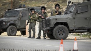 Israeli border police officers guard at a checkpoint in the West Bank village of Bani Na'im, East of Hebron on January 26, 2017. Photo by Wisam Hashlamoun/Flash90 *** Local Caption *** ?????
?????
???
?????
???
?????