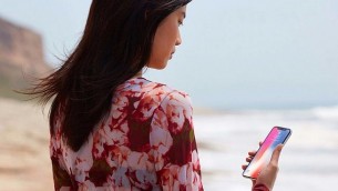 هاتف شركة أبل  ايفون X ذا ميزة التعرف على الوجه. (كورتيسي)