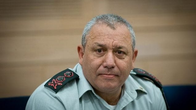 رئيس هيئة أركان الجيش الإسرائيلي غادي آيزنكوت يشارك في جلسة للجنة الدفاع في الكنيست في القدس، 26 يوليو، 2016. (Yonatan Sindel/Flash90)