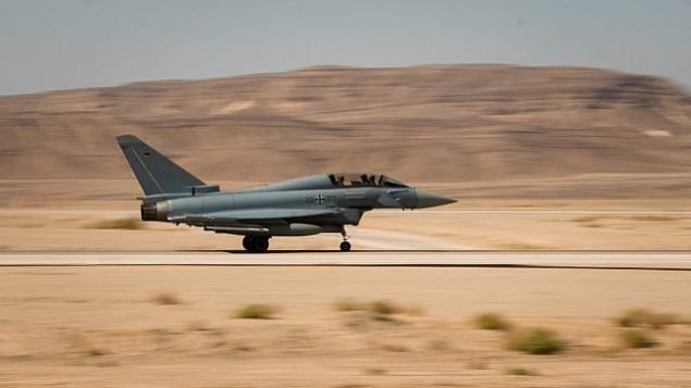 تشارك طائرة مقاتلة في تمرين العلم الأزرق الدولي في أوائل نوفمبر 2017. (Israel Defense Forces)