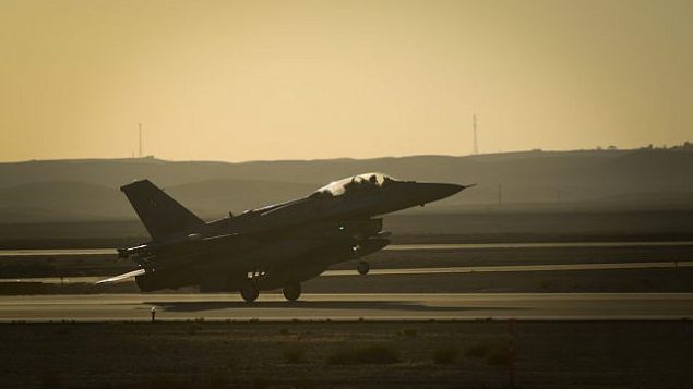 تشارك طائرة مقاتلة في تمرين العلم الأزرق الدولي في أوائل نوفمبر 2017. (Israel Defense Forces)