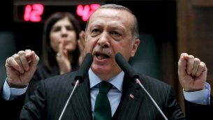 الرئيس التركي رجب طيب اردوغان خلال خطاب في انقرة، 5 ديسمبر 2017 (AFP PHOTO / ADEM ALTAN)