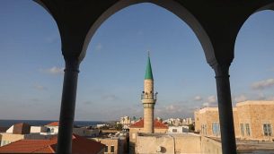 صورة لمسجد في البلدة القديمة في مدينة عكا، في شمال إسرائيل، 4 أكتوبر، 2016.(Nati Shohat/Flash90)