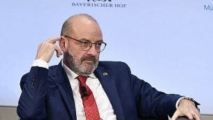 وزير الدفاع اللبناني يعقوب رياض الصراف يشارك في حلقة نقاش خلال مؤتمر ميونيخ للأمن، 18 فبراير، 2018، مدينة ميونيخ في جنوب ألمانيا. (AFP PHOTO/THOMAS KIENZLE)