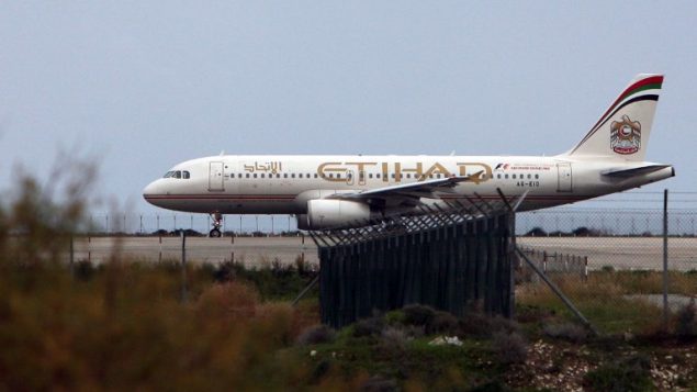 طائرة لشركة الطيران ’الاتحاد’ في مطار لارنكا، قبرص، 10 يناير 2015 (AFP PHOTO / HASAN MROUE)