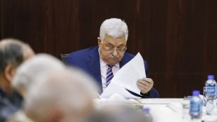 الرئيس الفلسطيني محمود عباس خلال جلسة لمنظمة التحرير الفلسطينية في رام الله، 3 فبراير 2018 (AFP/ABBAS MOMANI)