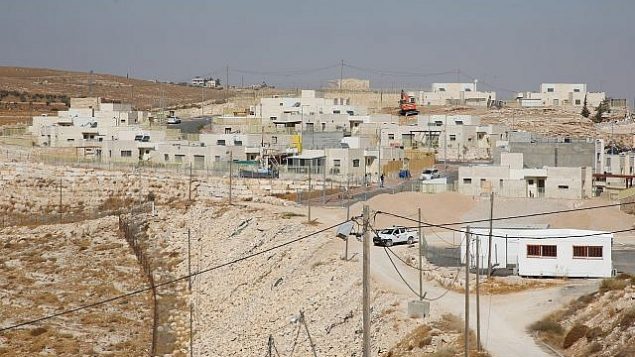 مشروع سكني جديد يتم بناؤه في مستوطنة نوكديم الإسرائيلية في الضفة الغربية، 24 أكتوبر، 2017.  (Gershon Elinson/Flash90)