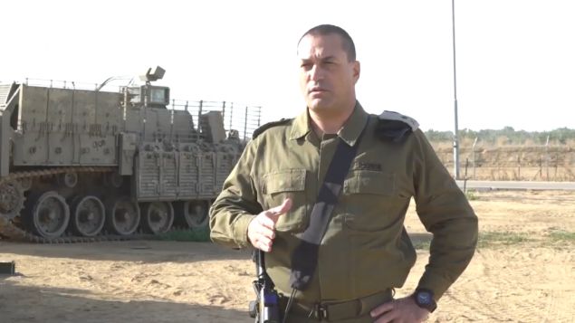الجنرال ايال زمير، قائد قيادة الجيش الجنوبية، يحذر حركة حماس، 10 ديسمبر 2017 (Screen capture: Israel Defense Forces)