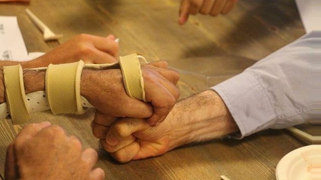 مجتمع التكنولوجيا الفائقة الإسرائيلي يجتمع في تل أبيب لمدة 72 ساعة لإيجاد طرق لمساعدة جنود الحرب المصابين في الجيش على استعادة أحلامهم، مايو 2018 (Manela-Andlao)