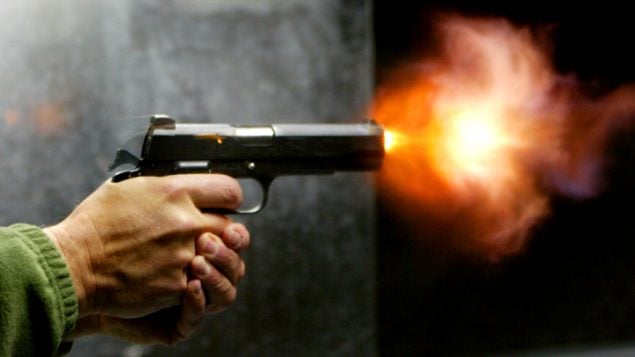 صورة توضيحية لمسدس (Olivier Fitoussi/Flash90)