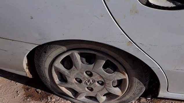 إطار تم ثقبه في هجوم كراهية مفترض في قرية المغير الفلسطينية في 30 يوليو، 2018. (الشرطة الإسرائيلية)