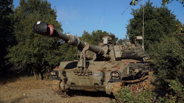 دبابة اسرائيلية في مرتفعات الجولان، بالقرب من الحدود السورية، 1 يوليو 2018 (Israel Defense Forces) دبابة اسرائيلية في مرتفعات الجولان، بالقرب من الحدود السورية، 1 يوليو 2018 (Israel Defense Forces)