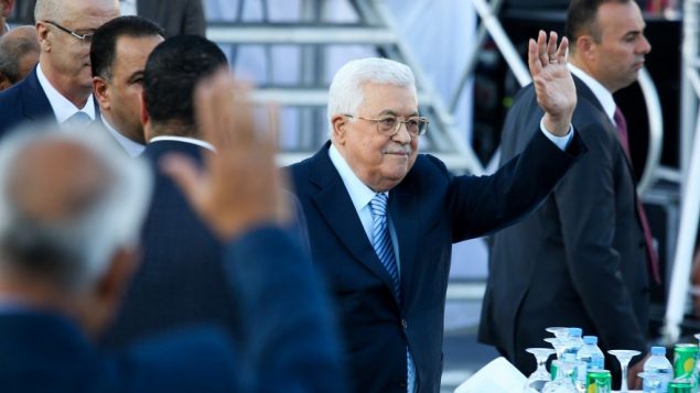 رئيس السلطة الفلسطينية محمود عباس يحضر حفل زفاف في رام الله، الضفة الغربية، 18 اغسطس 2018 (Flash90)