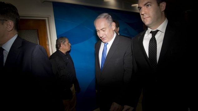 ديفيد كيز مع رئيس الوزراء بنيامين نتنياهو في القجس، 7 مايو 2017 (AP/Oded Balilty, Pool)