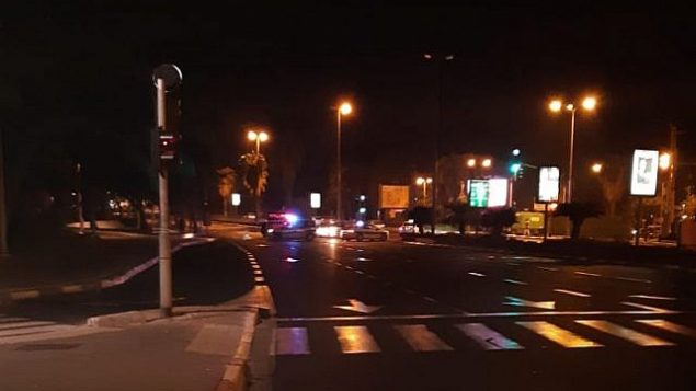 صبيان أصيبا بجروح بالغة الخطورة ومتوسطة بعد حادث اصطدام وهروب في جادة ’روكاح’ في تل أبيب في الساعات الأولى من فجر الإثنين. (الناطق باسم الشرطة)