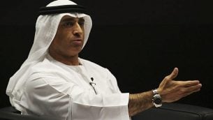 سفير الإمارات لدى الولايات المتحدة، يوسف العتيبة، خلال حدث مع رئيس مجلس النواب الأمريكي بول ريان، في ’أكاديمية الإمارات الدبلوماسية’، في أبو ظبي، الإمارات، الخميس، 25 يناير، 2018.  (AP Photo/Jon Gambrell)