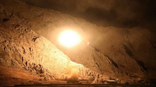 صورة صادرة عن الحرس الثوري الإيراني في 1 اكتوبر 2018، تظهر صاروخا اطلق من مدينة كرمنشاه في غرب إيران ضد تنظيم الدولة الإسلامية في سوريا (Sepahnews via AP) صورة صادرة عن الحرس الثوري الإيراني في 1 اكتوبر 2018، تظهر صاروخا اطلق من مدينة كرمنشاه في غرب إيران ضد تنظيم الدولة الإسلامية في سوريا (Sepahnews via AP)